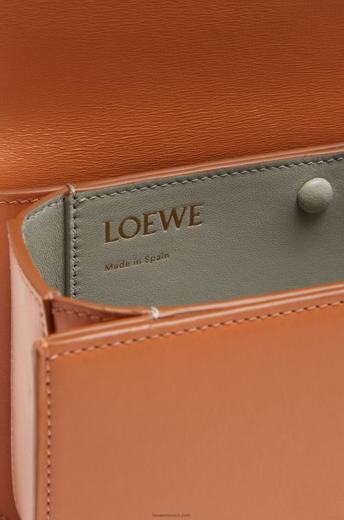 broncearse bolso goya pequeño en piel de becerro de seda Loewe R8J8Z280 mujer