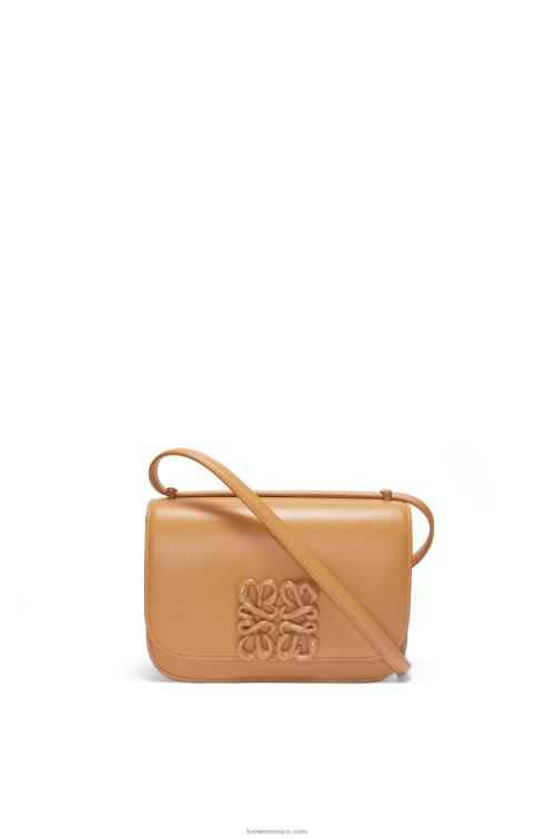 cálido desierto bolso goya pequeño en piel de becerro de seda Loewe R8J8Z455 mujer
