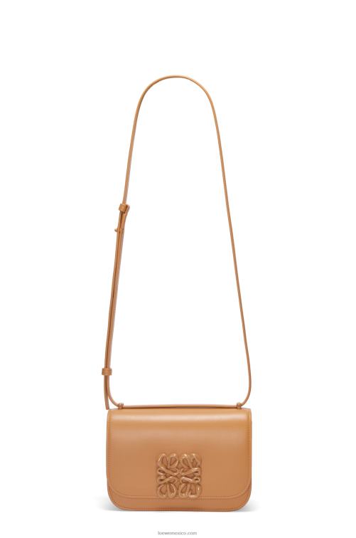 cálido desierto bolso goya pequeño en piel de becerro de seda Loewe R8J8Z455 mujer