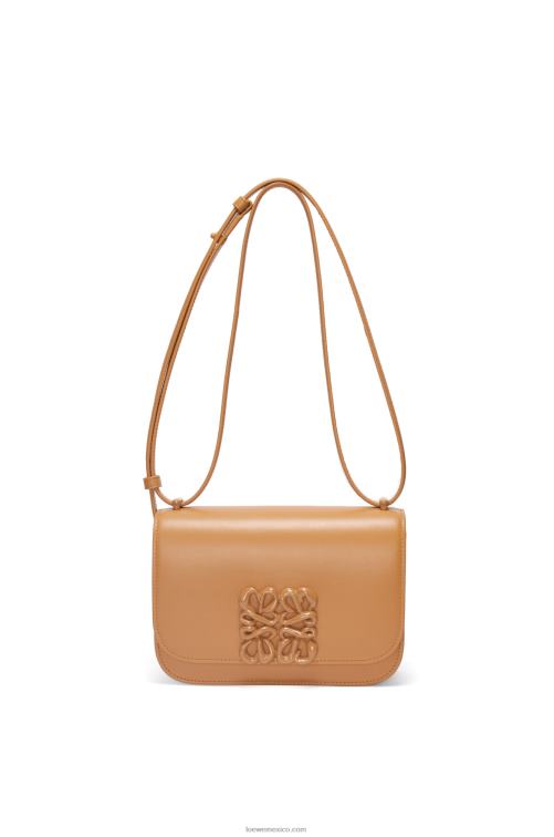cálido desierto bolso goya pequeño en piel de becerro de seda Loewe R8J8Z455 mujer