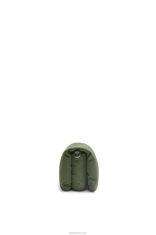 caqui de la vendimia bolso goya mini puffer de nailon Loewe R8J8Z430 mujer