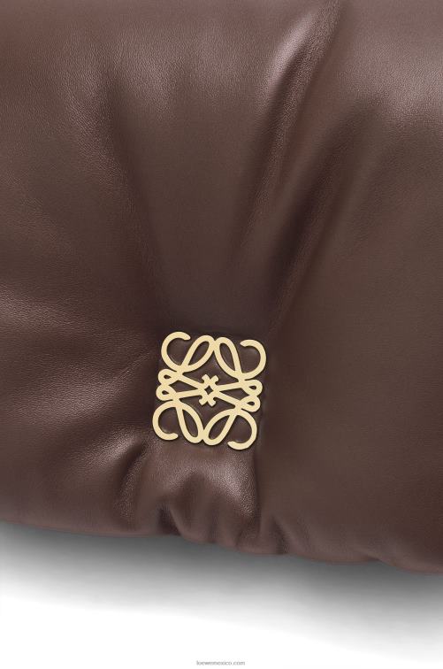 chocolate negro bolso puffer goya de napa de cordero brillante Loewe R8J8Z383 mujer