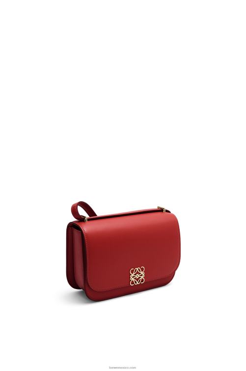 color rojo oscuro bolso goya pequeño en piel de becerro de seda Loewe R8J8Z308 mujer