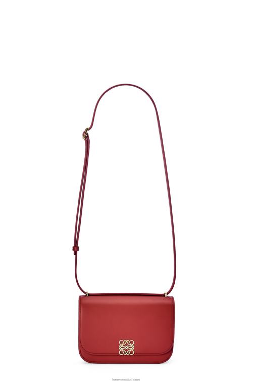 color rojo oscuro bolso goya pequeño en piel de becerro de seda Loewe R8J8Z308 mujer