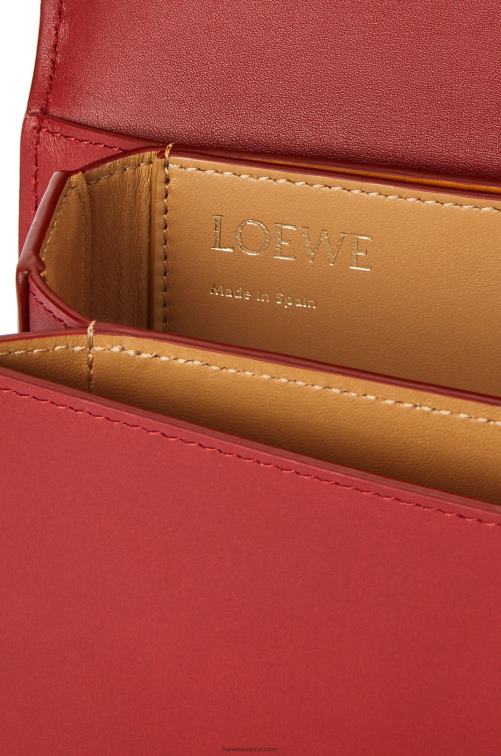 color rojo oscuro bolso goya pequeño en piel de becerro de seda Loewe R8J8Z308 mujer
