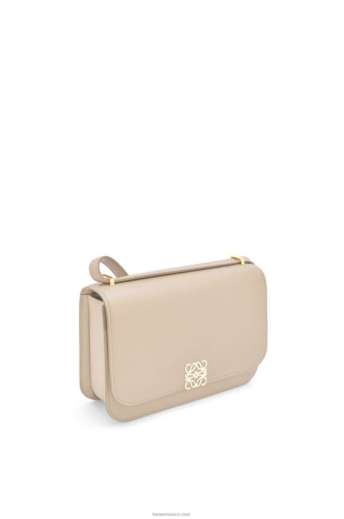 fantasma de luz bolso goya en piel de becerro de seda Loewe R8J8Z546 mujer