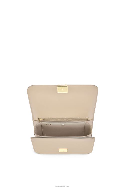 fantasma de luz bolso goya en piel de becerro de seda Loewe R8J8Z546 mujer