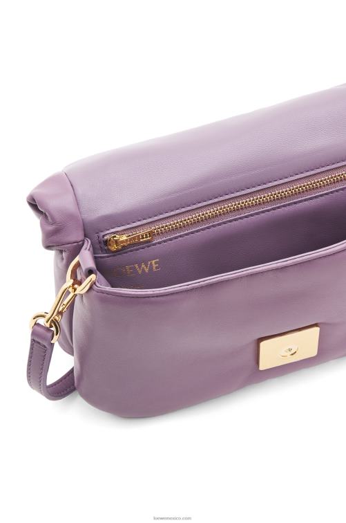 lavanda bolso goya mini puffer de piel de cordero napa brillante Loewe R8J8Z322 mujer