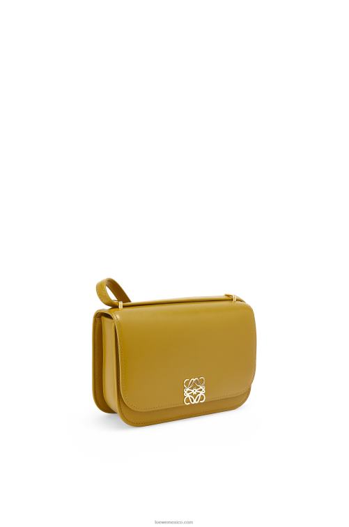 ocre bolso goya pequeño en piel de becerro de seda Loewe R8J8Z496 mujer