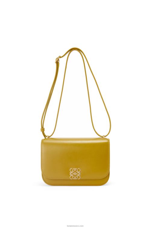 ocre bolso goya pequeño en piel de becerro de seda Loewe R8J8Z496 mujer
