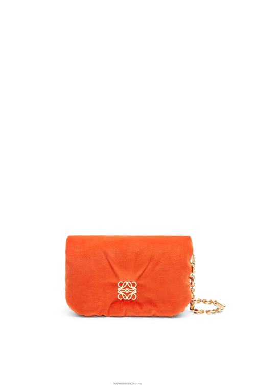 rojo coral bolso goya mini puffer de terciopelo Loewe R8J8Z249 mujer