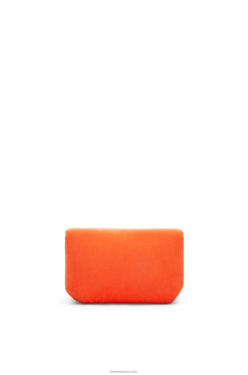 rojo coral bolso goya mini puffer de terciopelo Loewe R8J8Z249 mujer