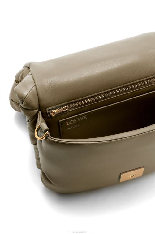 verde caqui oscuro Puffer goya de piel de cordero napa brillante plisada Loewe R8J8Z382 mujer