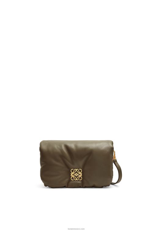 verde caqui oscuro bolso goya mini puffer de piel de cordero napa brillante Loewe R8J8Z246 mujer