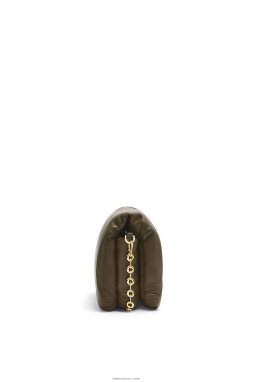 verde caqui oscuro bolso puffer goya de napa de cordero brillante Loewe R8J8Z465 mujer