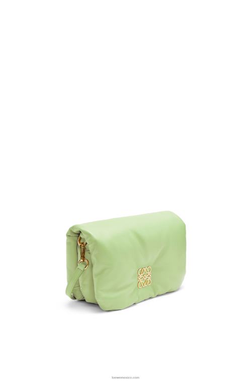 verde pálido claro bolso goya mini puffer de piel de cordero napa brillante Loewe R8J8Z247 mujer