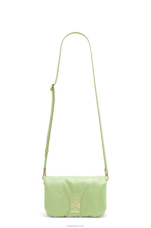 verde pálido claro bolso goya mini puffer de piel de cordero napa brillante Loewe R8J8Z247 mujer