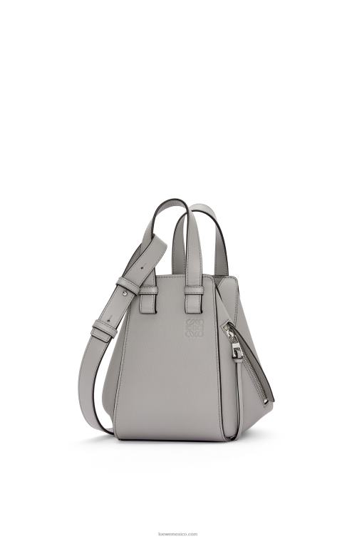 Perla gris bolso hamaca compacto de suave piel de becerro graneada Loewe R8J8Z342 mujer