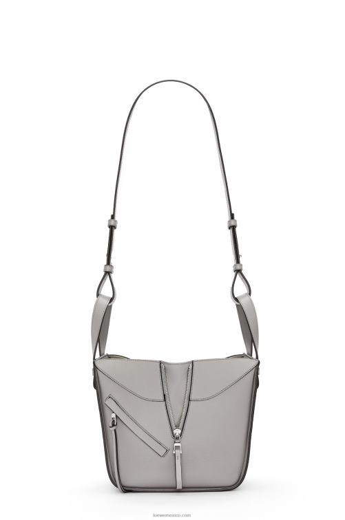 Perla gris bolso hamaca compacto de suave piel de becerro graneada Loewe R8J8Z342 mujer