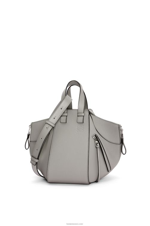 Perla gris bolso hamaca pequeño de suave piel de becerro graneada Loewe R8J8Z434 mujer