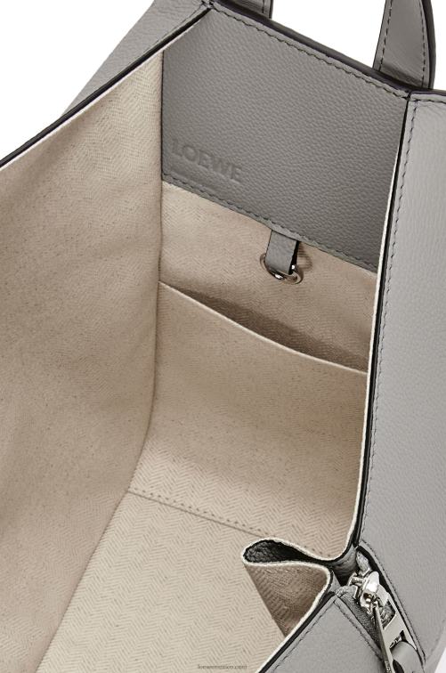 Perla gris bolso hamaca pequeño de suave piel de becerro graneada Loewe R8J8Z434 mujer