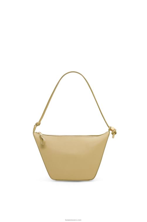 arcilla verde bolso hobo mini hammock de piel de becerro clásica Loewe R8J8Z325 mujer