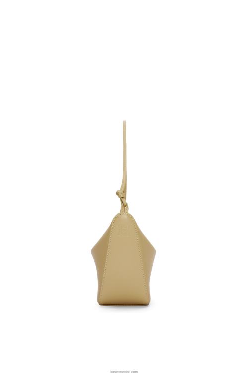 arcilla verde bolso hobo mini hammock de piel de becerro clásica Loewe R8J8Z325 mujer