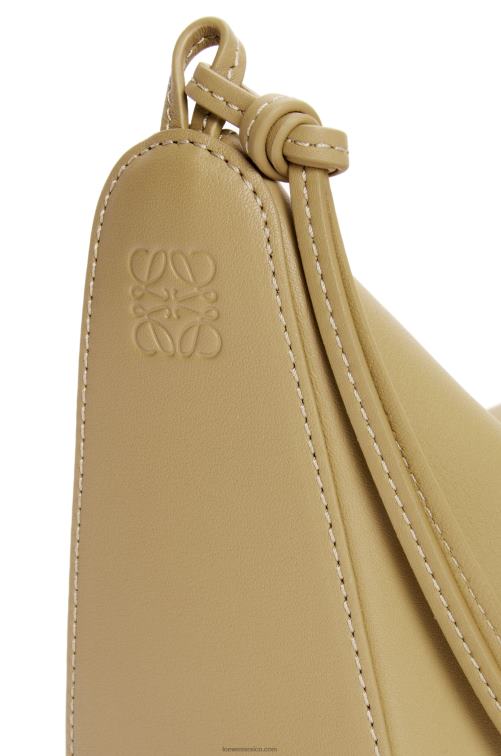 arcilla verde bolso hobo mini hammock de piel de becerro clásica Loewe R8J8Z325 mujer
