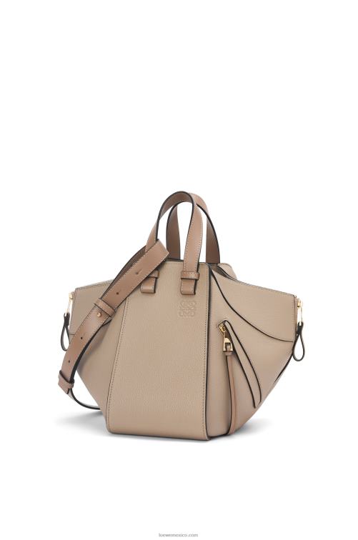 arena bolso hamaca pequeño de suave piel de becerro graneada Loewe R8J8Z477 mujer