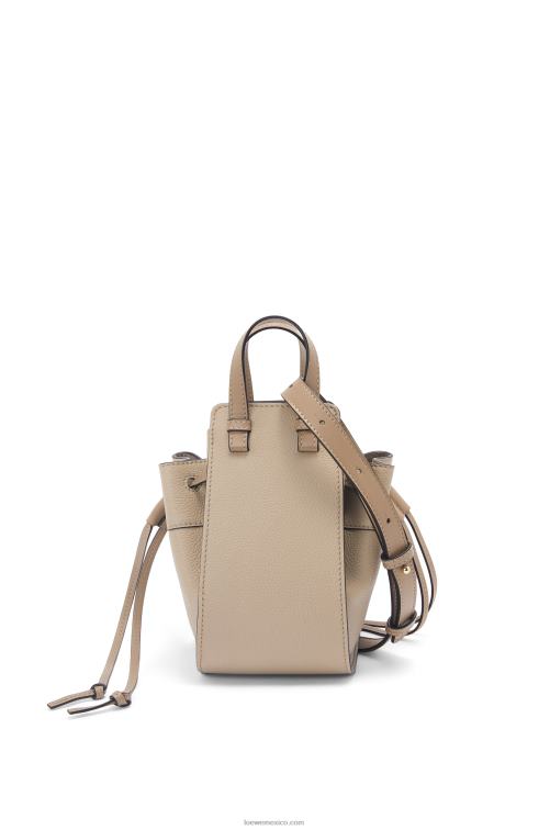 arena mini hamaca con cordón de suave piel de becerro granulada Loewe R8J8Z289 mujer