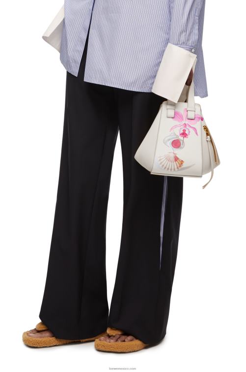 blanco suave Bolso compacto maruja mallo hammock de piel de becerro clásica Loewe R8J8Z339 mujer