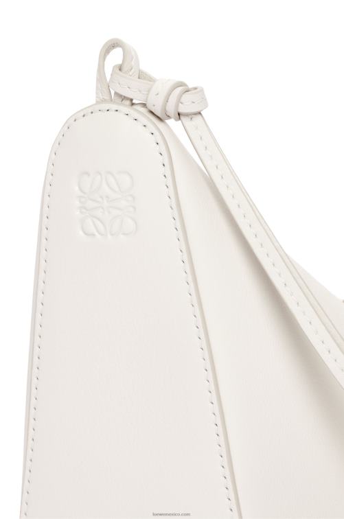 blanco suave bolso hobo mini hammock de piel de becerro clásica Loewe R8J8Z324 mujer