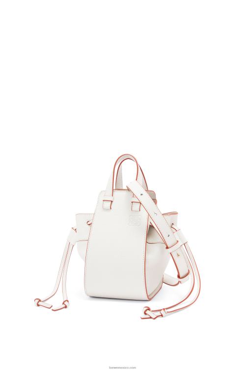blanco suave mini hamaca con cordón de suave piel de becerro granulada Loewe R8J8Z313 mujer