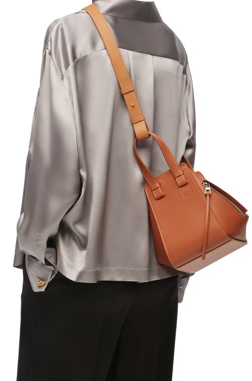 broncearse bolso hamaca pequeño de piel de becerro clásica Loewe R8J8Z469 mujer