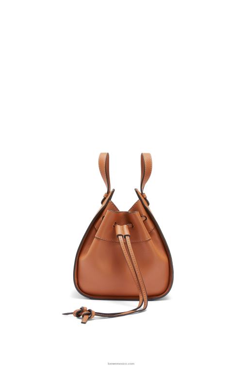 broncearse mini hamaca con cordón en piel de becerro clásica Loewe R8J8Z242 mujer