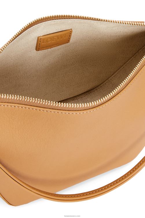 cálido desierto bolso hobo mini hammock de piel de becerro clásica Loewe R8J8Z323 mujer