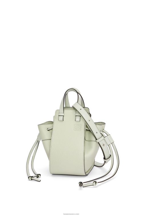 celadón claro mini hamaca con cordón de suave piel de becerro granulada Loewe R8J8Z244 mujer