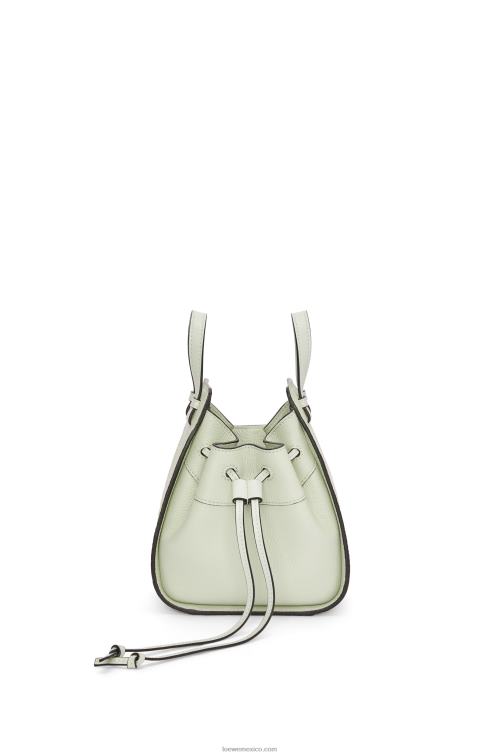 celadón claro mini hamaca con cordón de suave piel de becerro granulada Loewe R8J8Z244 mujer