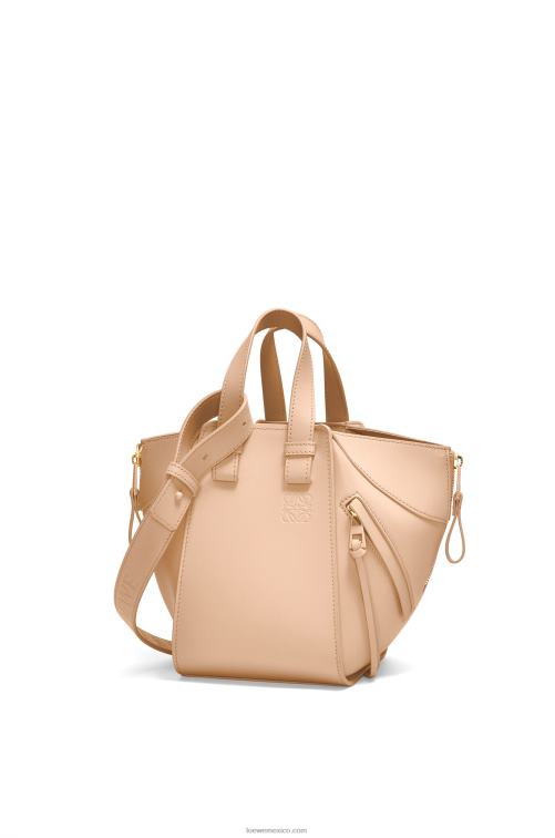 desnudo Bolso compacto hamaca de piel de becerro satinada Loewe R8J8Z432 mujer