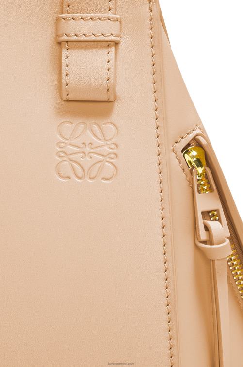 desnudo Bolso compacto hamaca de piel de becerro satinada Loewe R8J8Z432 mujer