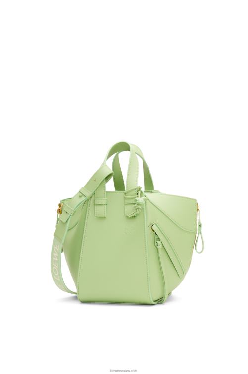 esmalte verde lima hamaca compacta de piel de becerro satinada Loewe R8J8Z408 mujer