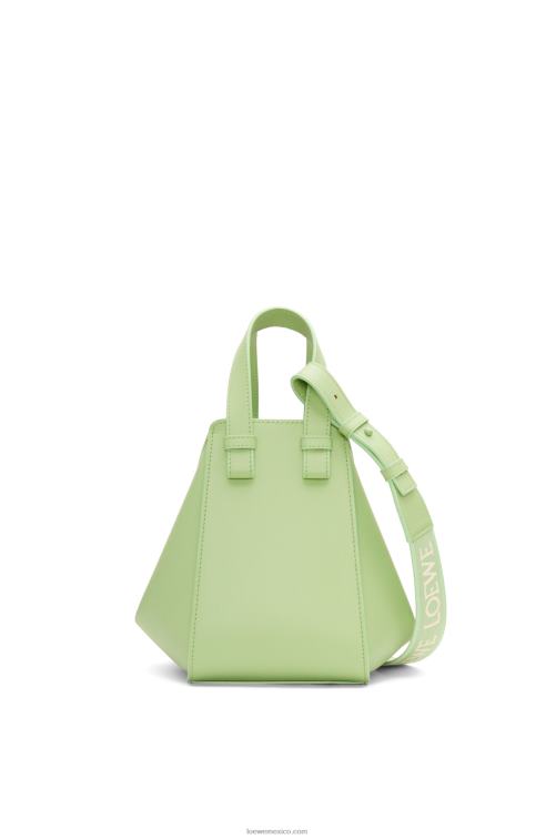esmalte verde lima hamaca compacta de piel de becerro satinada Loewe R8J8Z408 mujer