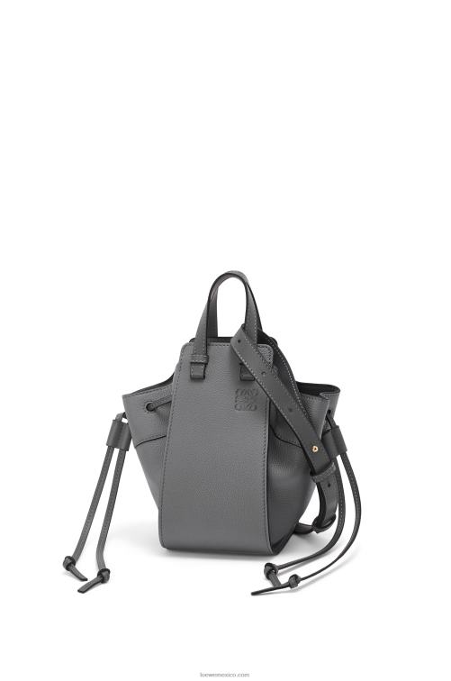 gris asfalto mini hamaca con cordón de suave piel de becerro granulada Loewe R8J8Z252 mujer