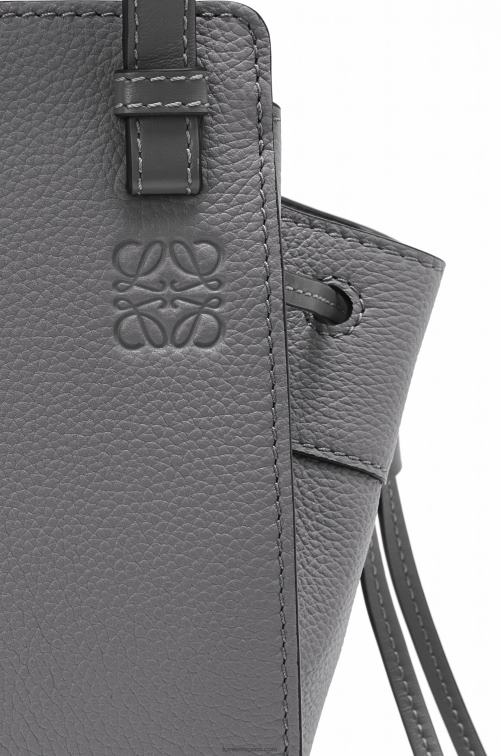 gris asfalto mini hamaca con cordón de suave piel de becerro granulada Loewe R8J8Z252 mujer