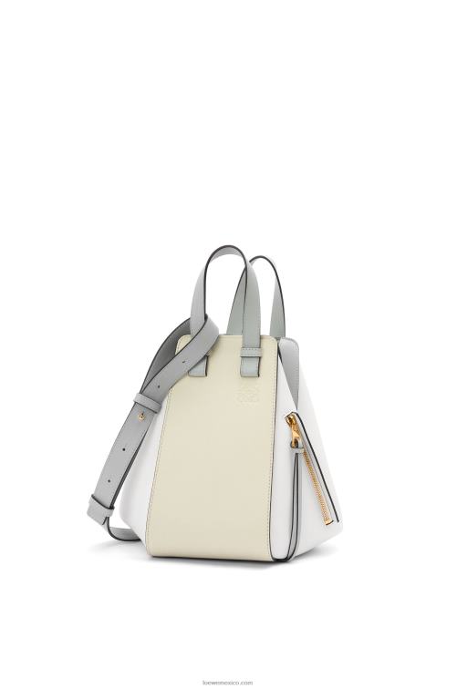 gris ceniza/verde marmol bolso hamaca pequeño de piel de becerro clásica Loewe R8J8Z514 mujer