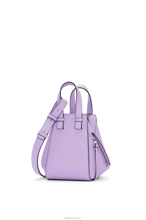 malva claro bolso hamaca compacto de suave piel de becerro graneada Loewe R8J8Z406 mujer
