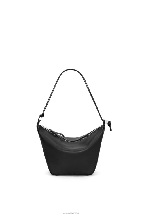 negro bolso hobo mini hammock de piel de becerro clásica Loewe R8J8Z329 mujer