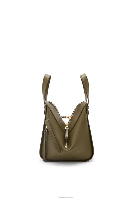 verde caqui oscuro bolso compacto hamaca en piel de becerro clásica Loewe R8J8Z372 mujer