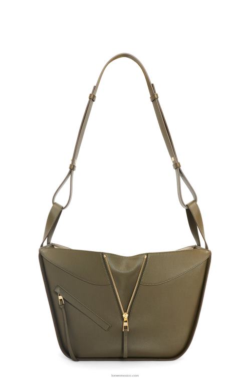 verde caqui oscuro bolso hamaca pequeño de piel de becerro clásica Loewe R8J8Z371 mujer