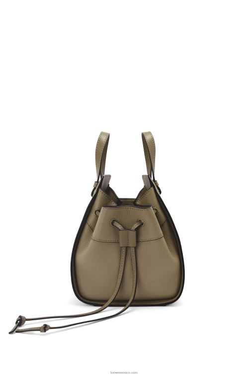 verde laurel mini hamaca con cordón de suave piel de becerro granulada Loewe R8J8Z241 mujer